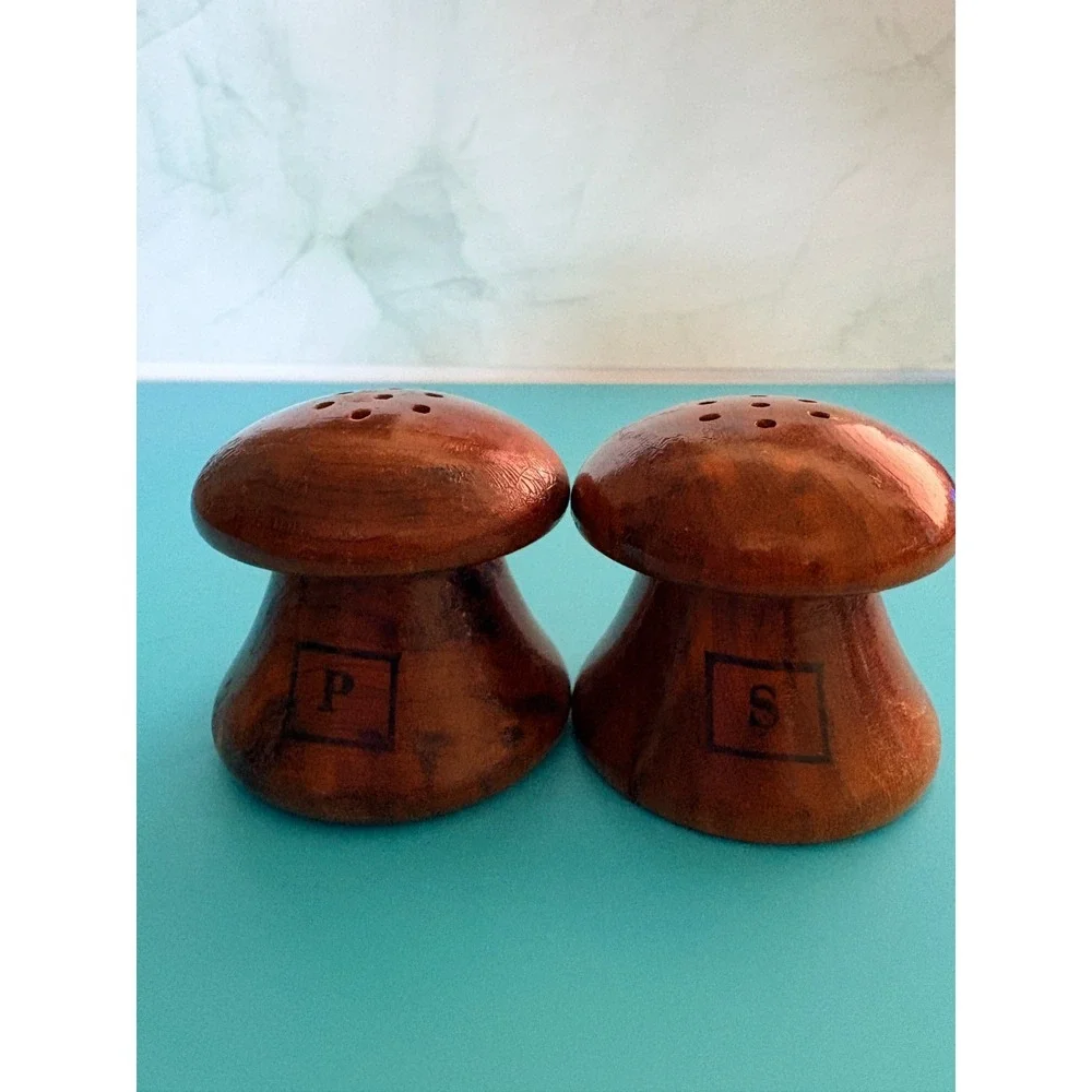 Vintage Wooden Mushroom Salt and Pepper Shakers Sun Valley Idaho 1970s Brown Set